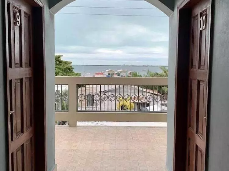 Hotelli Coastal Bay Suite