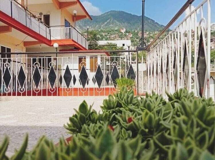 Shalimar Hotel Muzaffarabad