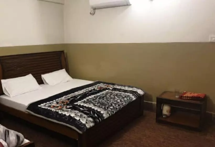 Shalimar Hotel Muzaffarabad