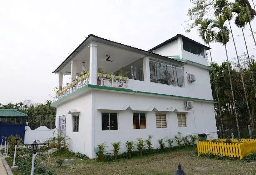 ホテル Jaldapara Forest Tourist Lodge