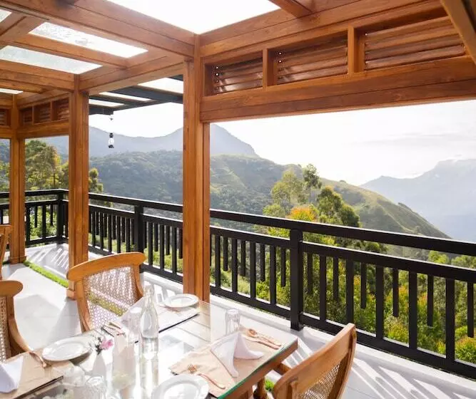 Hotelli Chandys Drizzle Drops Munnar Top Station