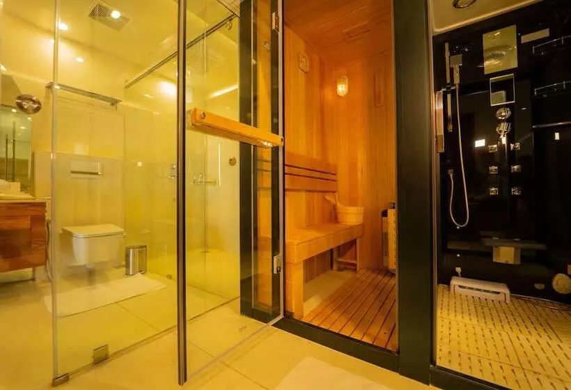 Hotelli Chandys Drizzle Drops Munnar Top Station