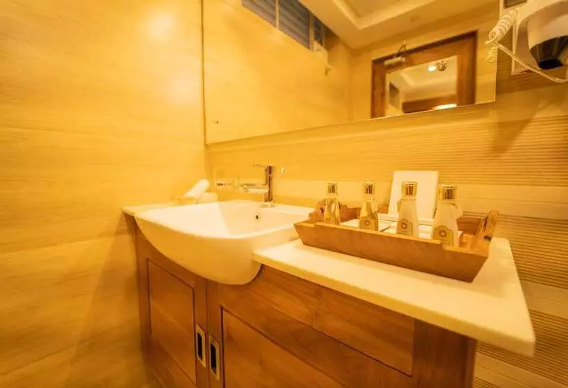 Hotelli Chandys Drizzle Drops Munnar Top Station