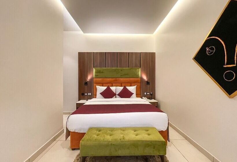 هتل Omedel Luxury