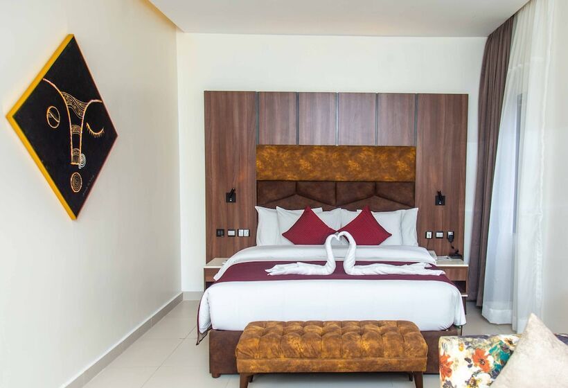 هتل Omedel Luxury