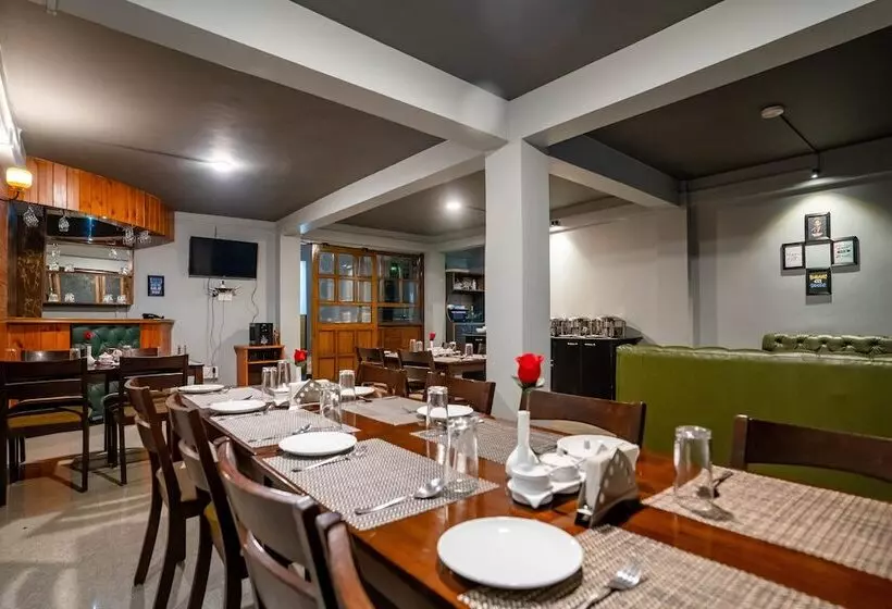 هتل Sparrow Juniper Tree 2 Min Walk To Mg Marg