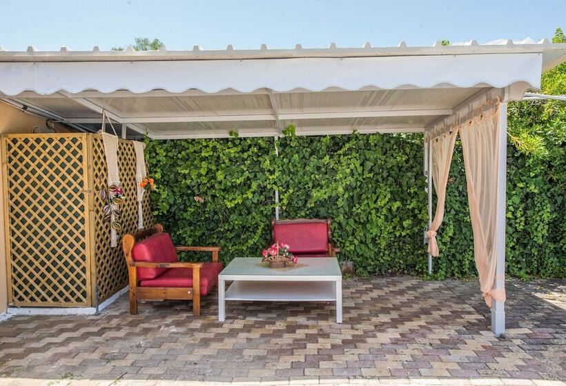 Eleni Family Apartments