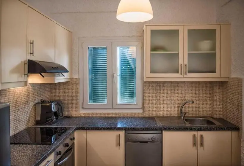 Elli Beach Apartments And Studios