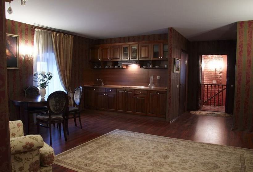 בית מלון כפרי Boutique Apartments Pokrovka 9a