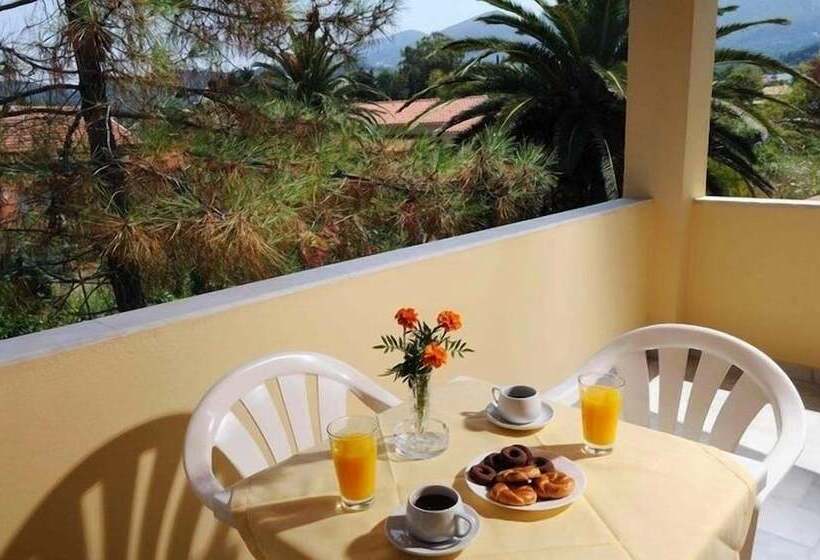 호텔 Feeloxenia Corfu Apartments