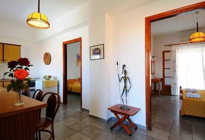 ホテル Feeloxenia Corfu Apartments