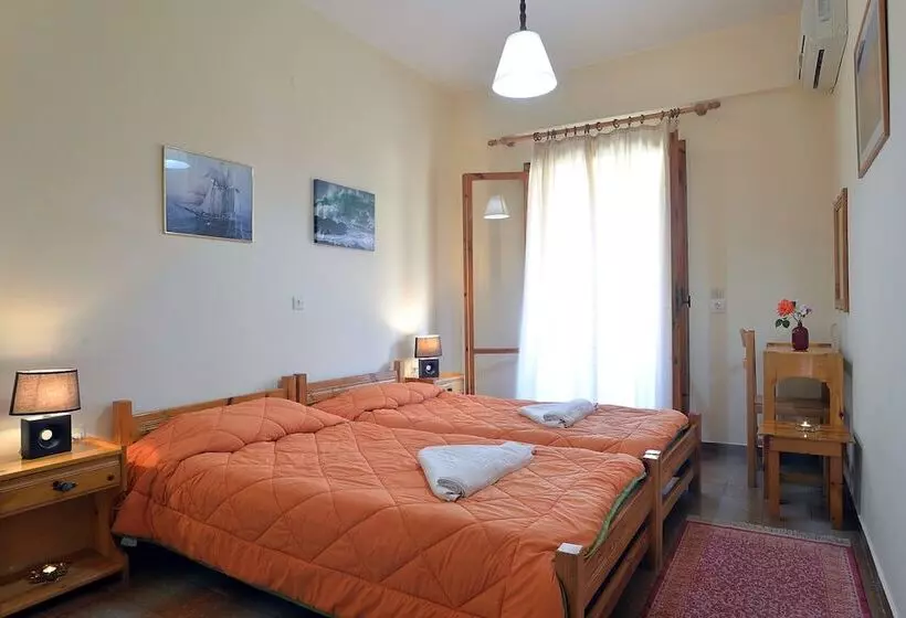 ホテル Feeloxenia Corfu Apartments