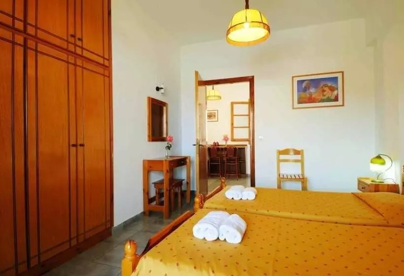 ホテル Feeloxenia Corfu Apartments