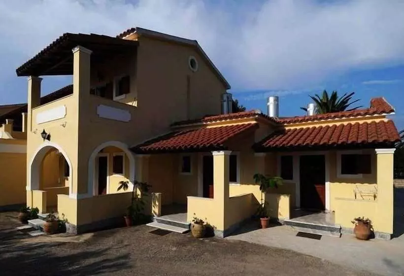 ホテル Feeloxenia Corfu Apartments