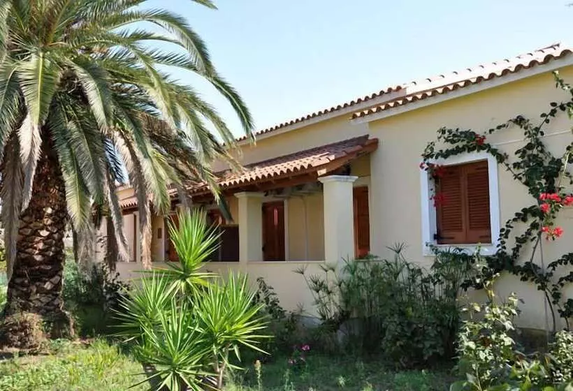 ホテル Feeloxenia Corfu Apartments
