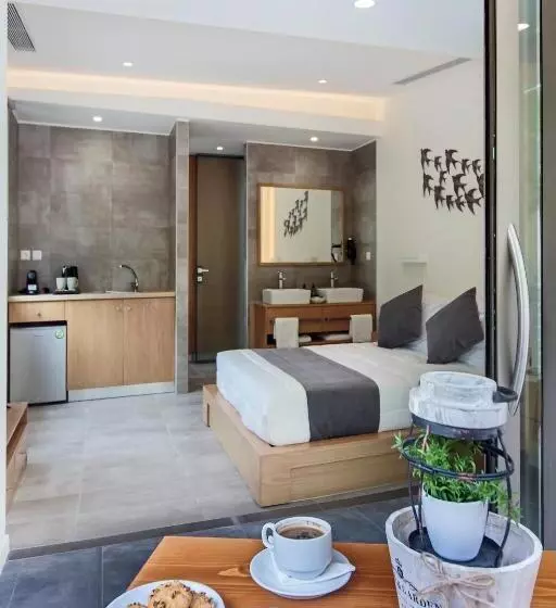 ホテル Lilium Luxury Suites