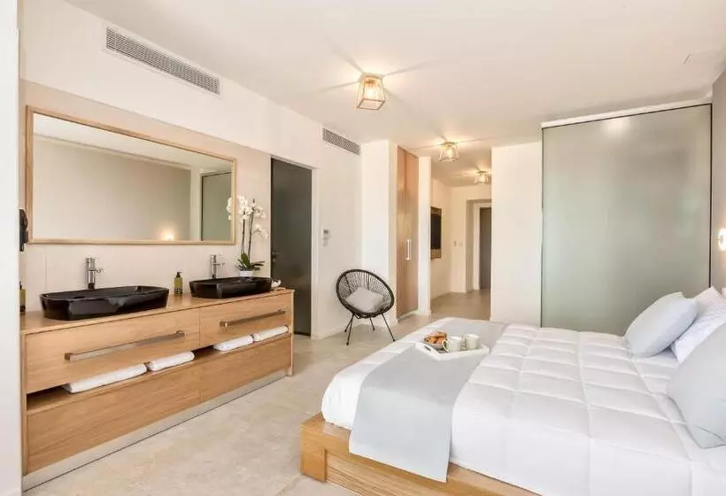 ホテル Lilium Luxury Suites
