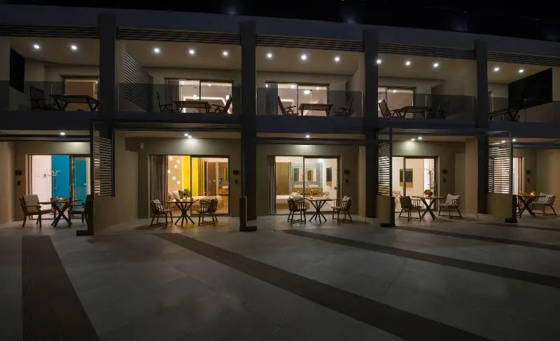 Hotelli Lilium Luxury Suites