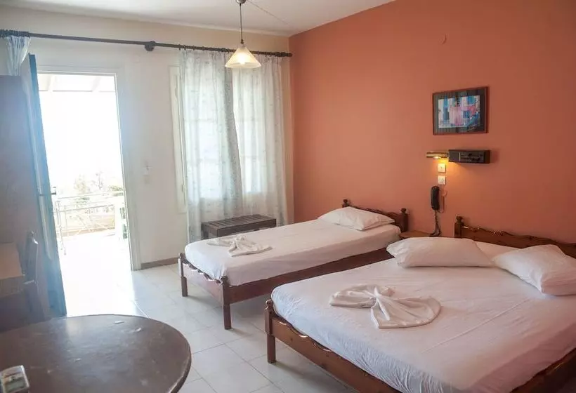 Hotelli Mouikis Sun Village