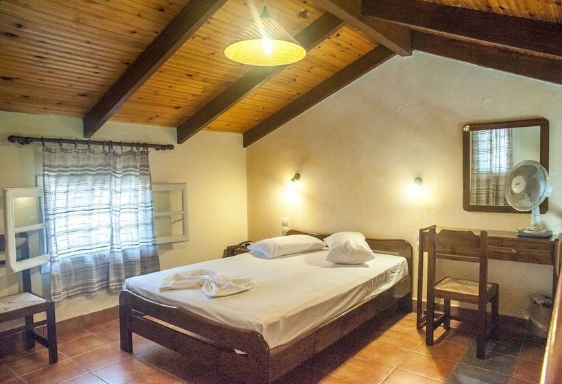 בית מלון כפרי Mouikis Sun Village