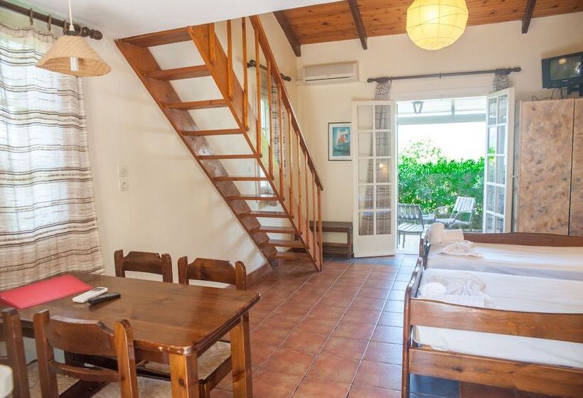 בית מלון כפרי Mouikis Sun Village