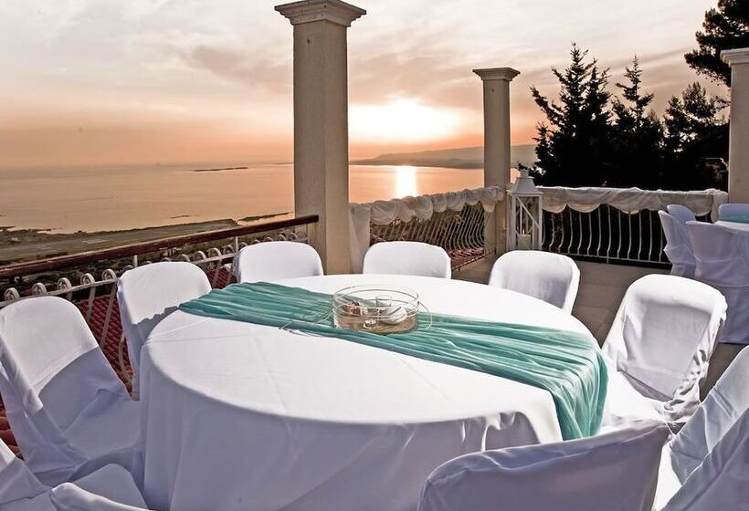 בית מלון כפרי Mouikis Sun Village