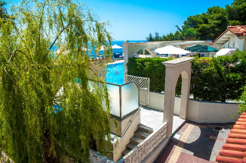 בית מלון כפרי Mouikis Sun Village