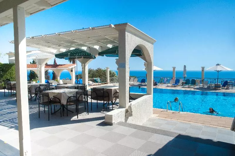 Hotelli Mouikis Sun Village