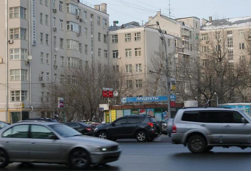 בית מלון כפרי Russian Apartments On Zubovsky