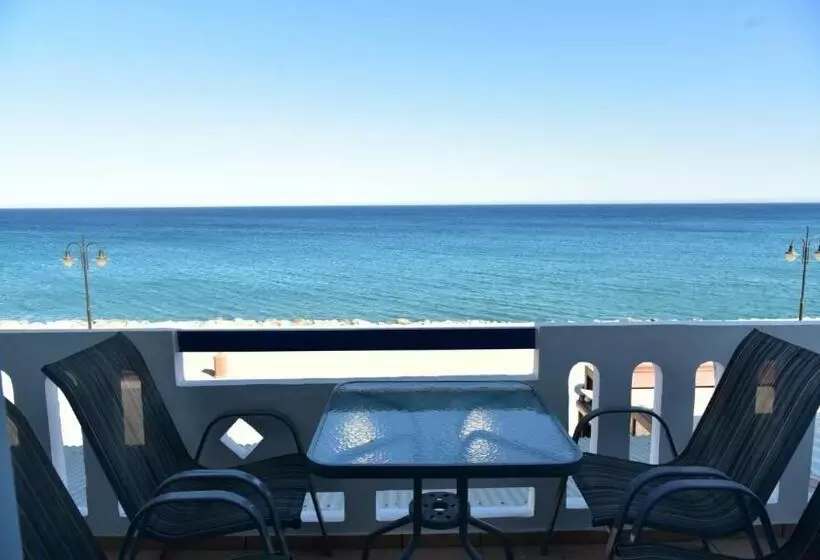 Petrakis Sea View