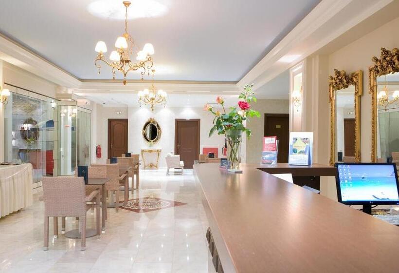 Royal Nidri Hotel & Apartments