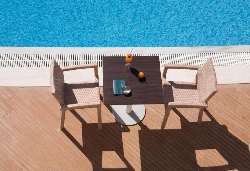 Royal Nidri Hotel & Apartments