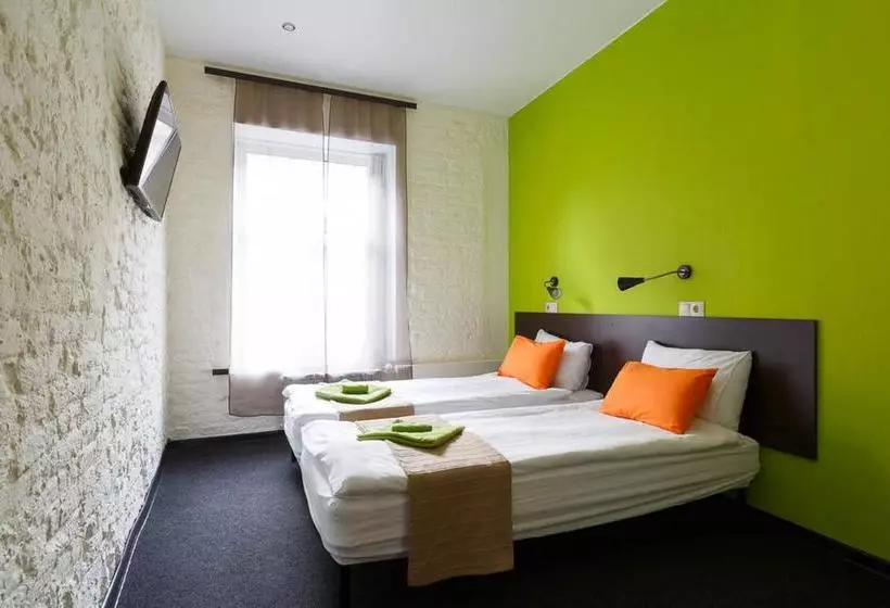 Station Hotel A1