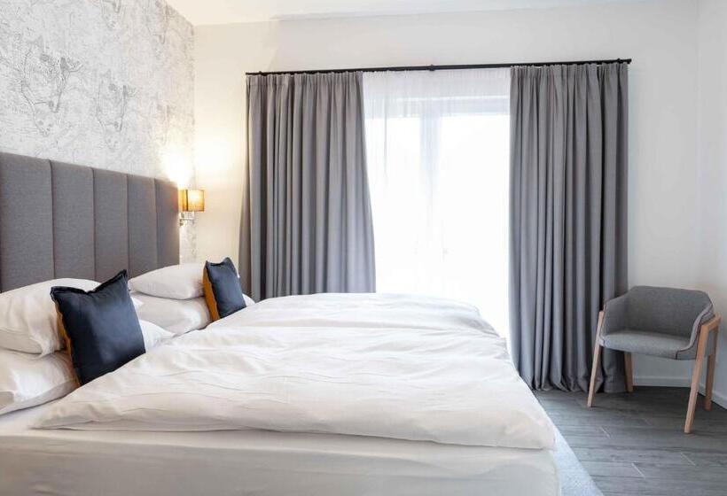 Equitana Hotel Resort