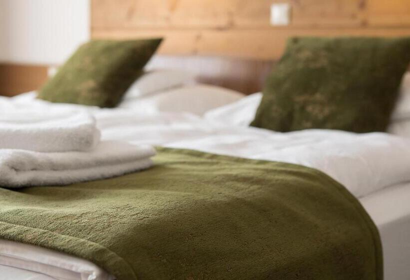 Equitana Hotel Resort