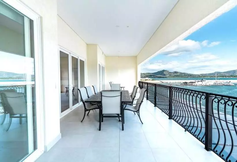 Hotelli Flamingo Marina