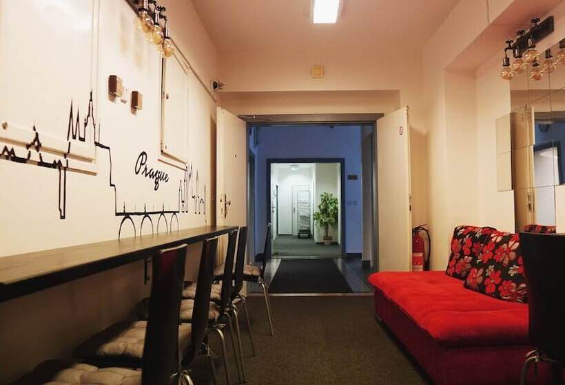 هتل Hostel And Apartment Blue88