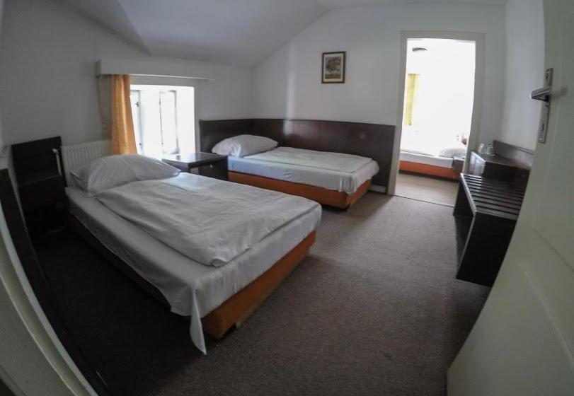 Szálloda Hostel Eden