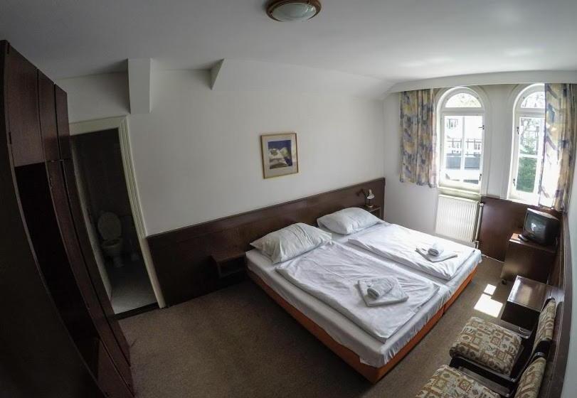 Szálloda Hostel Eden