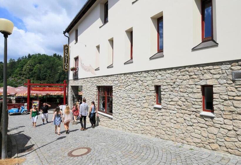 호텔 Hradní Bašta