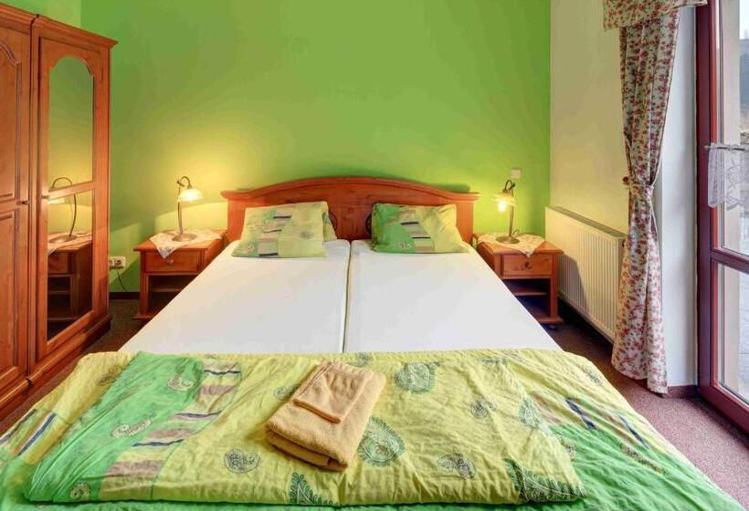 호텔 Hradní Bašta