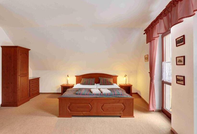 호텔 Hradní Bašta