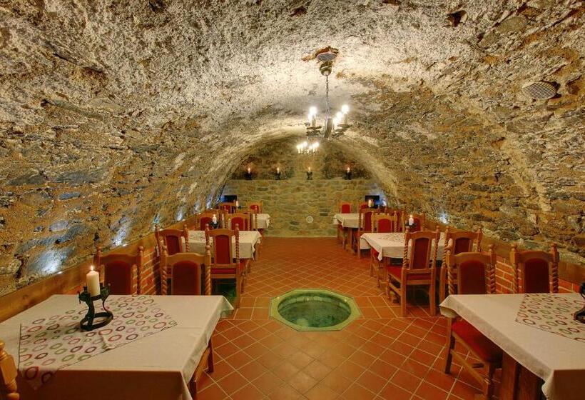 호텔 Hradní Bašta