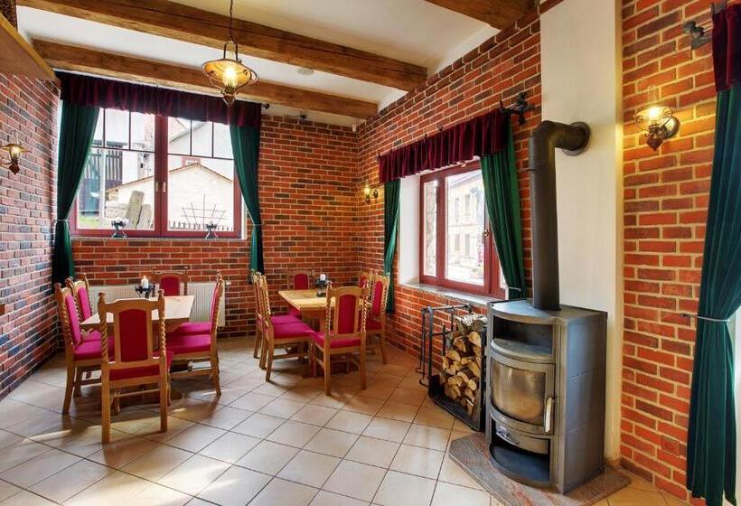 호텔 Hradní Bašta