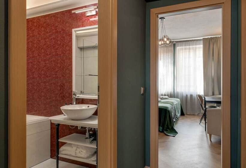 هتل Louren The Bridge Inn