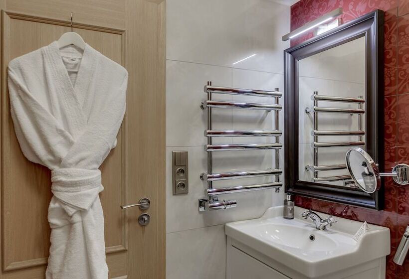 هتل Louren The Bridge Inn