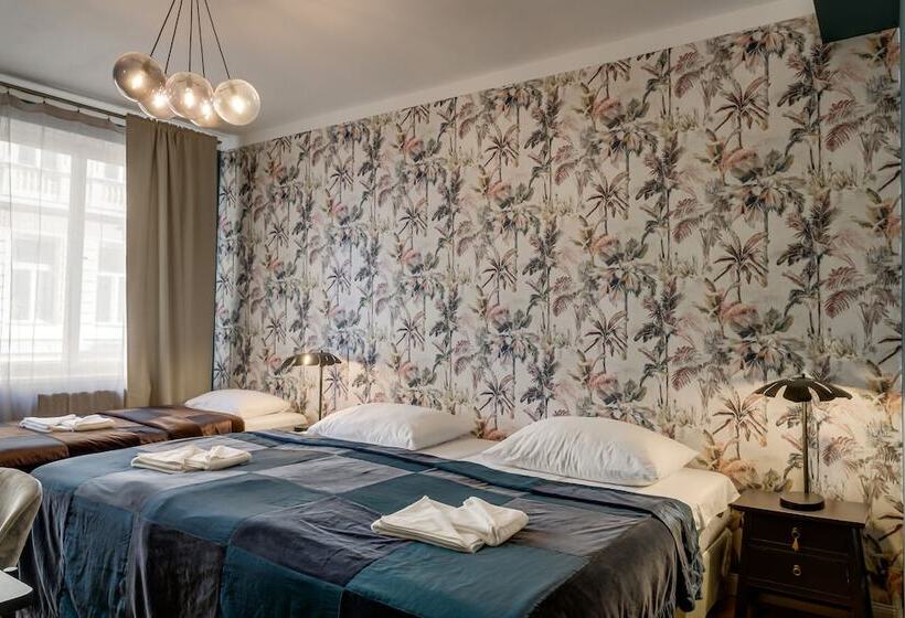 هتل Louren The Bridge Inn