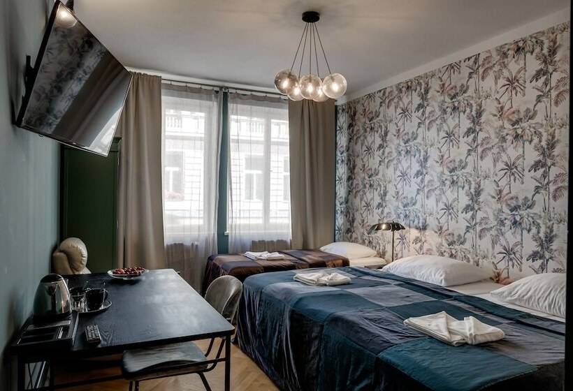 هتل Louren The Bridge Inn