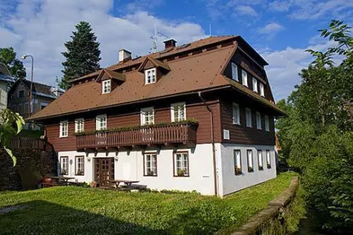 ホテル Pension Samohel