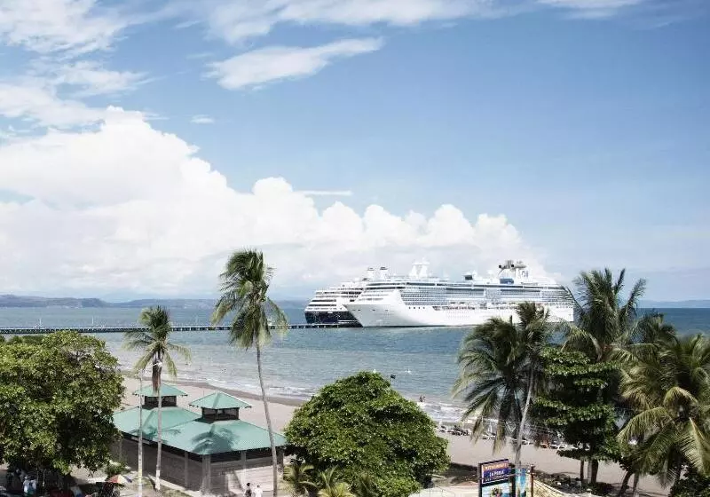 هتل Puntarenas Beach